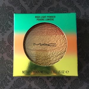 MAC WASH AND DRY COLLECTION FRESHEN UP